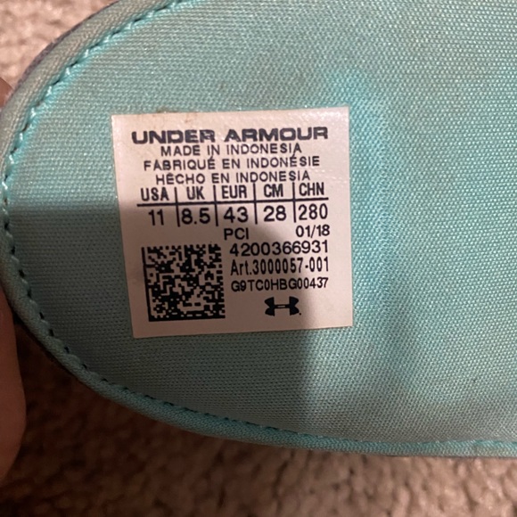Under Armour Sandals - Picture 3 of 3